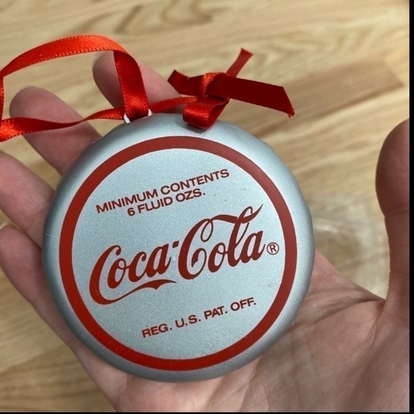 Coca Cola Bottle Cap Ornament Great Condition - Picture 3 of 4
